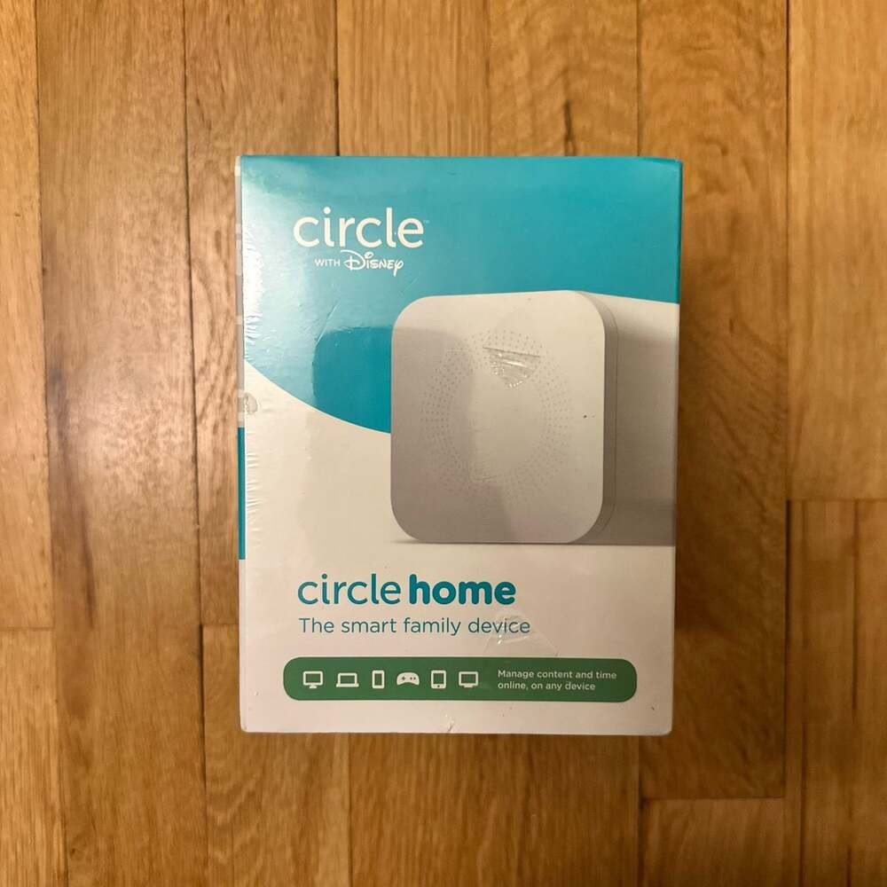 NWT -Circle home with Disney smart family device